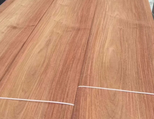 Fuerte resistencia a la tracción transversal Peras de Birmania Veneer de madera natural para la durabilidad