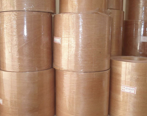 Fabricación de tejidos no tejidos de madera con carilla de envoltura